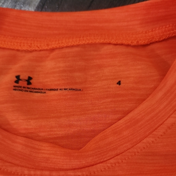 Under Armour Kids' Bright Orange Short Sleeve Shirt. Size 4 Worn Once - Picture 3 of 4